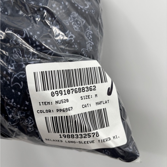 Madewell Relaxed Long-Sleeve Tiered Midi Dress in Bandana - Picture 3 of 5